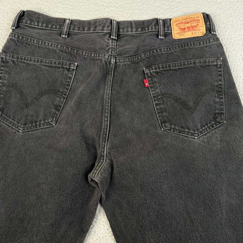 LEVI'S 550 Relaxed Jeans Mens 42x32 Black Light Wash Tapered Streetwear